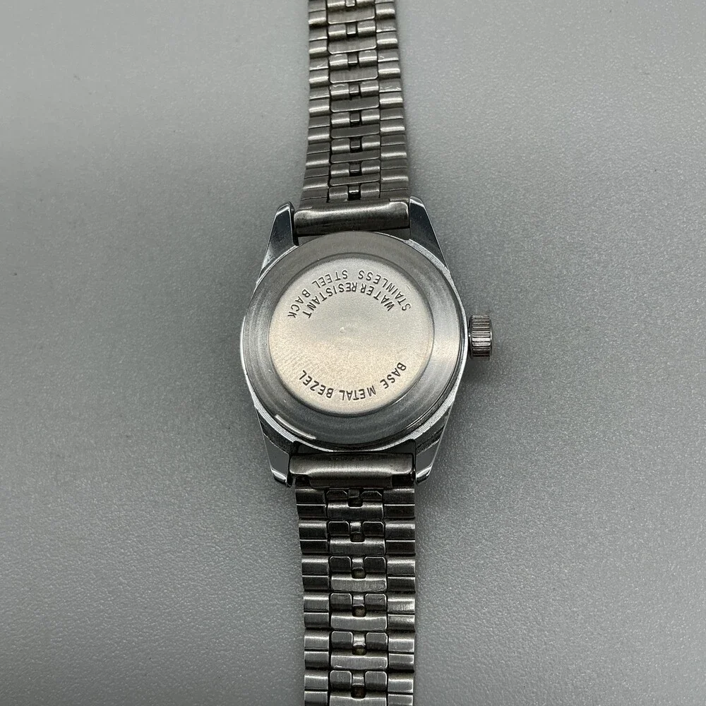 Vintage Timex Womens Watch 23mm Cream Dial Date Silver Tone Wind Bracelet